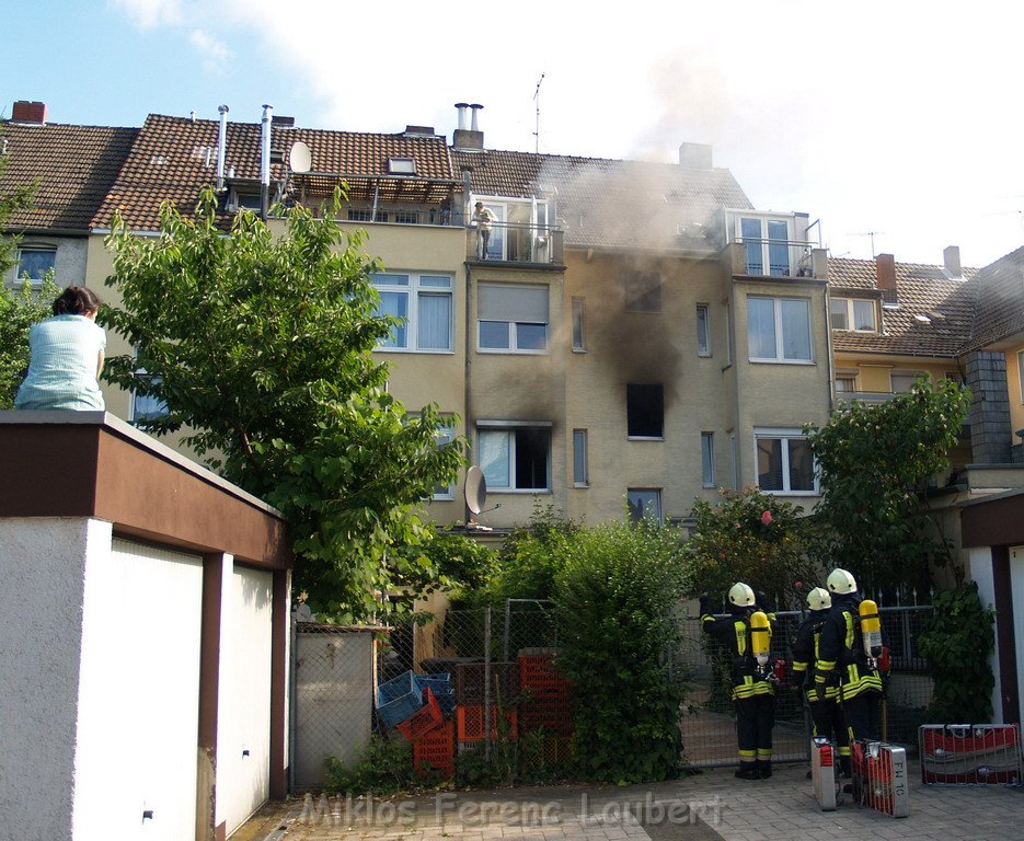 Brand Wohnung mit Menschenrettung Koeln Vingst Ostheimerstr  P010.JPG